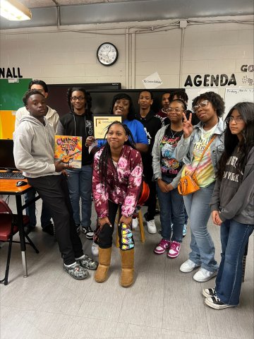 Image of MAE President Jones visiting with Hazelhurst Middle School